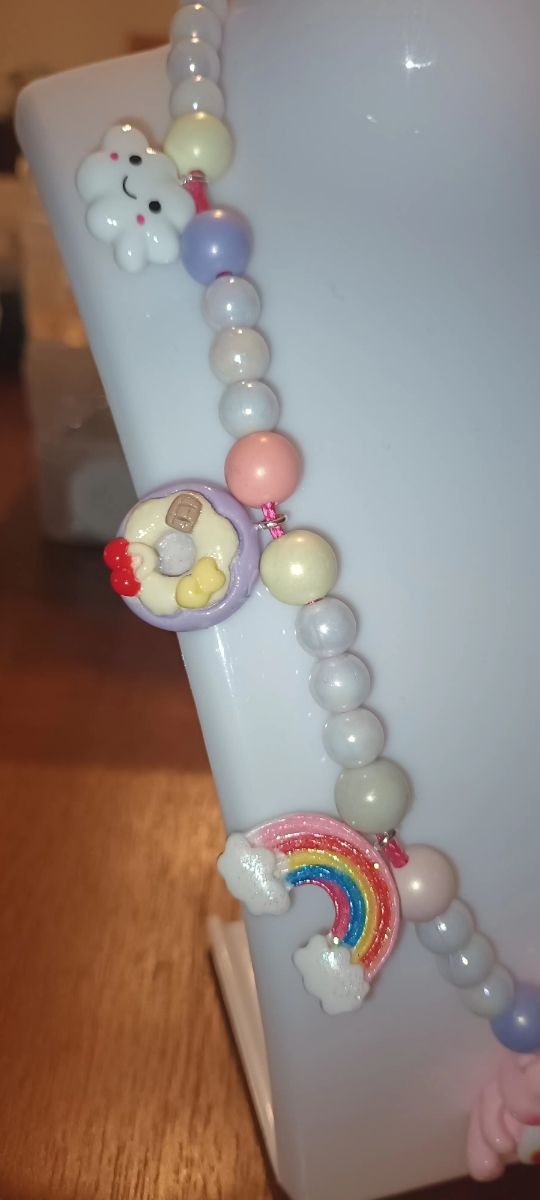 Collar infantil con caramelos y corazones