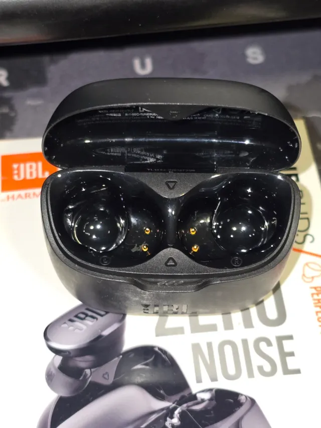 Auriculares JBL TUNE BUDS Negros