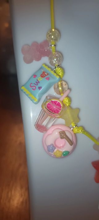Collar infantil con abalorios y charms