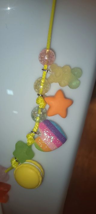 Collar infantil con abalorios y charms