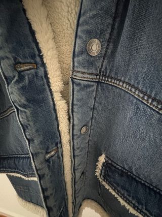 Chaqueta vaquera Mango forrada con borrego