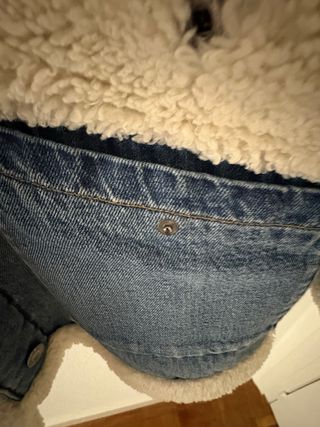 Chaqueta vaquera Mango forrada con borrego