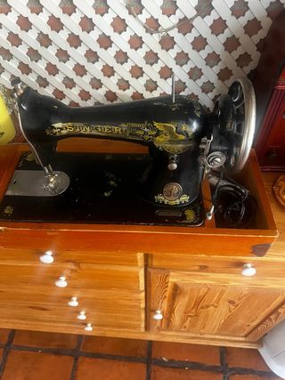 Máquina de coser Singer antigua