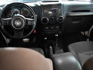 Jeep Wrangler 2.8 CRD 200CV Sport auto techo lona