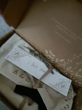 Alpargatas artesanales cuña bordadas negro y blanc