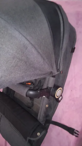 Silla de coche para bebé gris