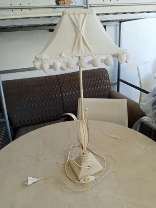 Lámpara de mesa decorativa