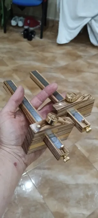 Gramil de ebanistería.