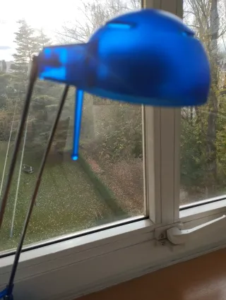 Lámpara extensible de mesa