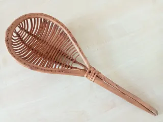 Colador antiguo de mimbre