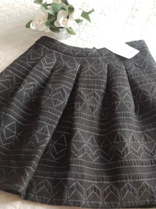 Falda Stradivarius fiesta, negra hilo plata, Nueva