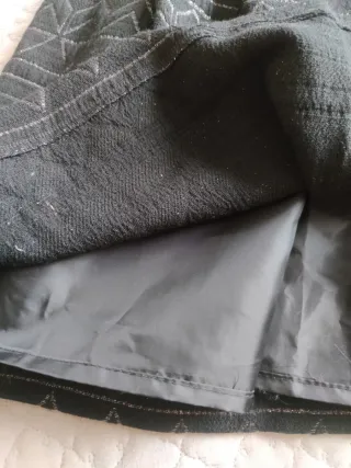 Falda Stradivarius fiesta, negra hilo plata, Nueva