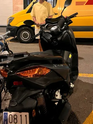 Yamaha XMAX 125 ABS con cofre original Negociable