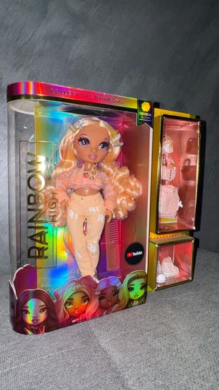 Rainbow High Georgia Bloom bambola
