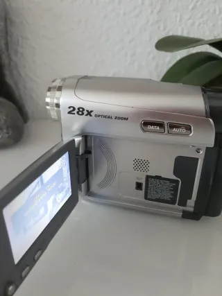 Videocámara JVC 800x Zoom Digital Gris/Plata