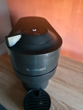 Cafetera Nespresso Vertuo DeLonghi Negra