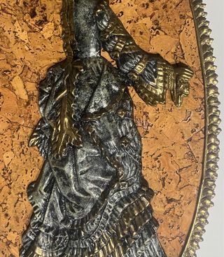 2 Cuadros bronce con relieve figuras