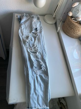 Pantalones vaqueros Pull&Bear rotos