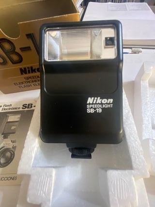 Equipo Fotográfico Nikon FG-20 + Accesorios