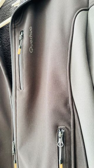 Chaqueta Quechua Negra y Gris