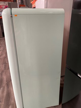 Frigorífico retro vintage Smeg verde claro 50% dto