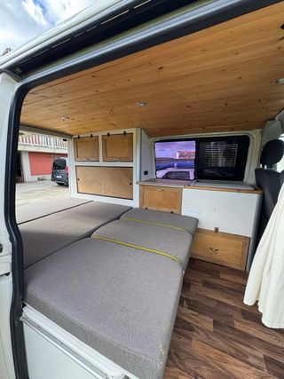 Volkswagen Transporter T5 Camper