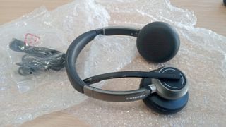 Auriculares Konnad con micrófono