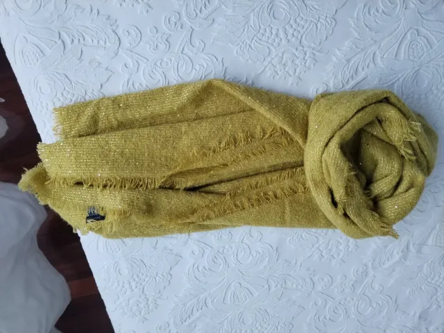 Bufanda Parfois mostaza con brillos