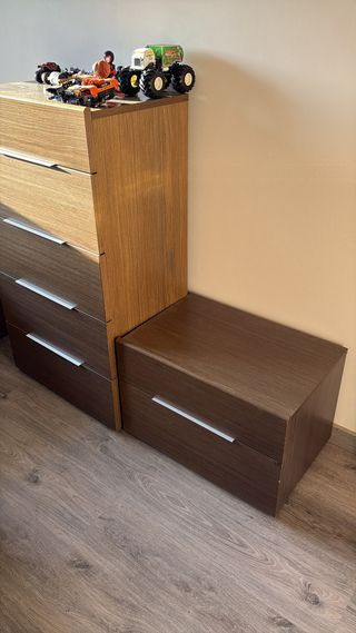 Cómoda y mesitas de noche a juego