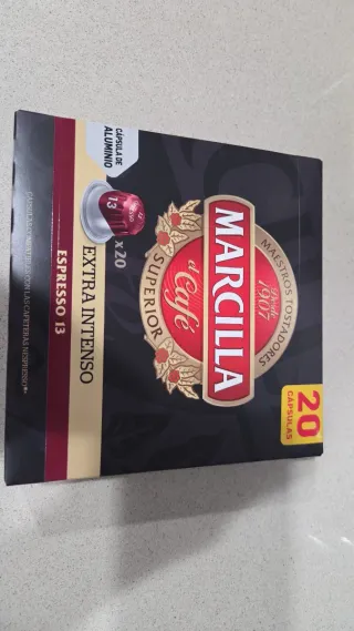 Cafetera Nespresso DeLonghi Lattissima One