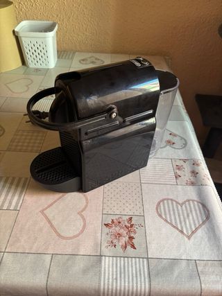 Cafetera Nespresso Negra