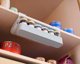 Estante extraíble para especias con 7 frascos