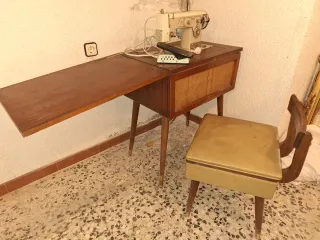 Máquina de coser vintage Kenmore. No funciona