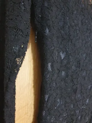 Vestido Guess Negro Encaje Manga Larga