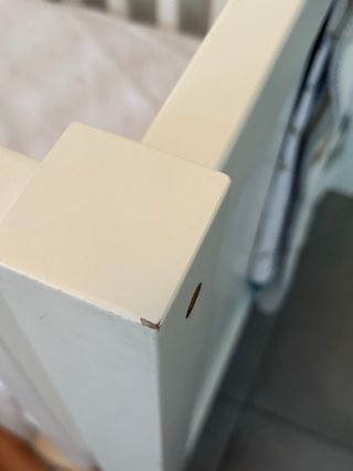 Cuna de bebé con colchón lacada en blanco