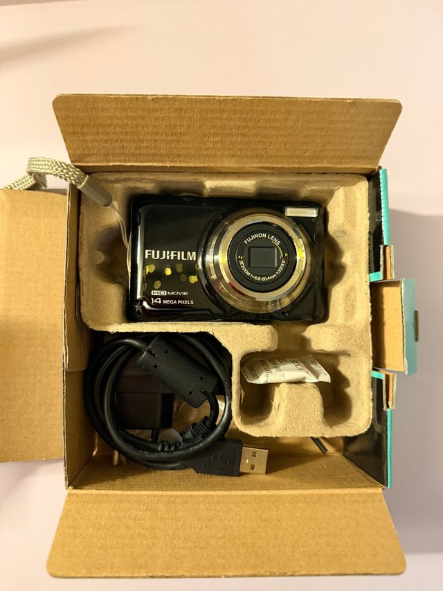 Fujifilm FinePix JV500 – Fotocamera Compatta 14 MP