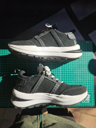 Zapatillas Guess Negras