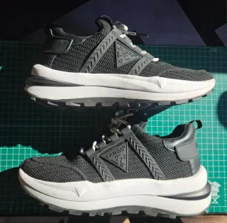 Zapatillas Guess Negras