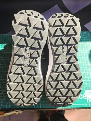 Zapatillas Guess Negras