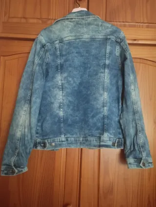 Chaqueta vaquera desgastada talla 38
