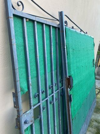 Puertas metálicas para chalet