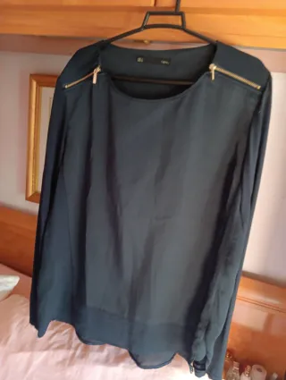 Blusa Sfera Negra Talla L con Cremalleras Doradas
