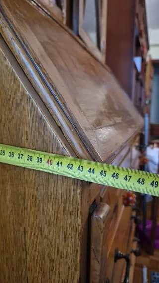 Vitrina secreter de madera con cajones