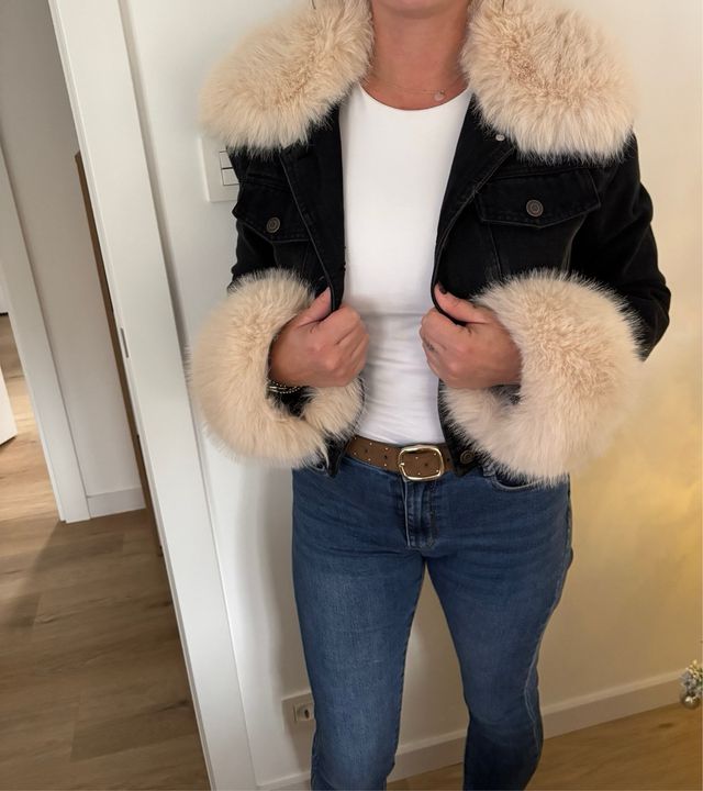 Chaqueta vaquera negra con pelo