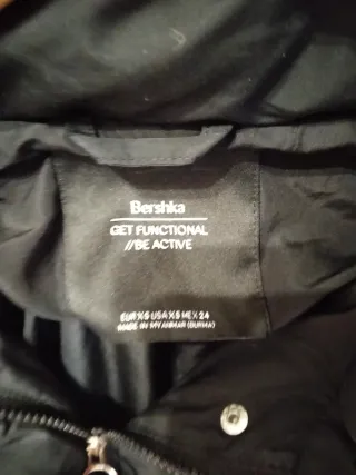 Abrigo negro Bershka talla XS