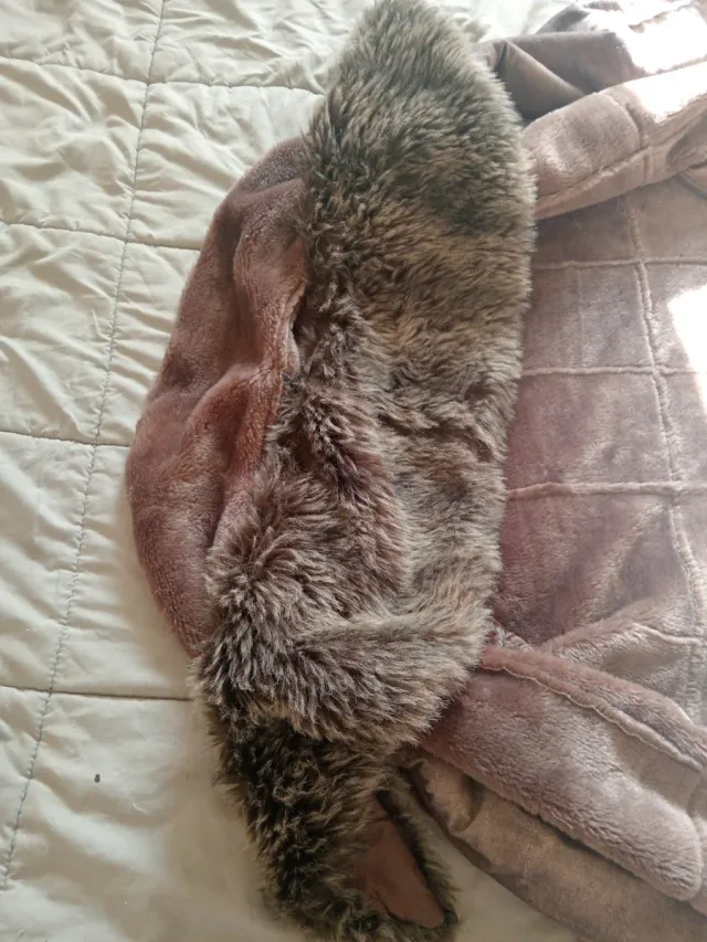 Abrigo largo ante con cuello de pelo