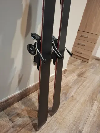 Esquís y bastones Salomon niña