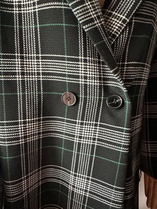 Cappottino a quadri nero, bianco e verde
