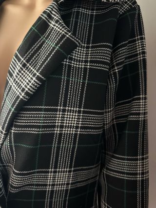 Cappottino a quadri nero, bianco e verde