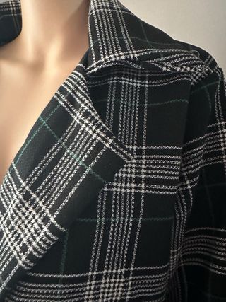 Cappottino a quadri nero, bianco e verde